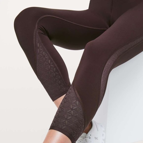 Strength & Sweat Crop *23" - Picture 4 of 8